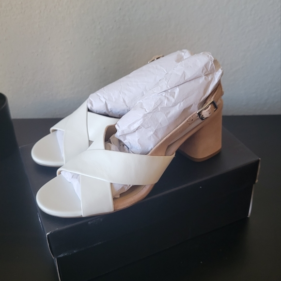 New In Original Box Naturalizer white and nude sandals Size 7 - Picture 7 of 9